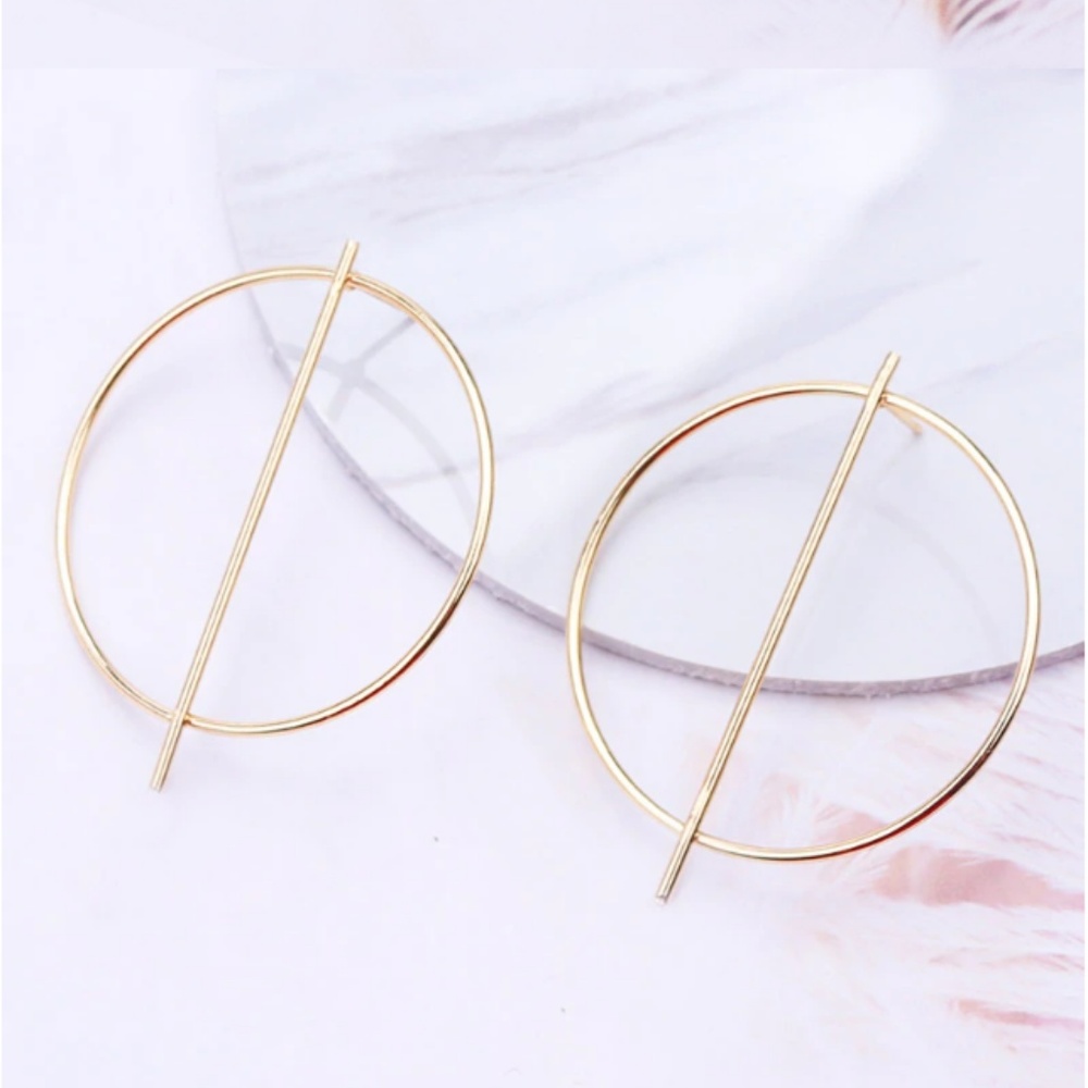 "Infinity & Beyond" Minimalist Cute Hoop Earrings - Picture 3 of 8